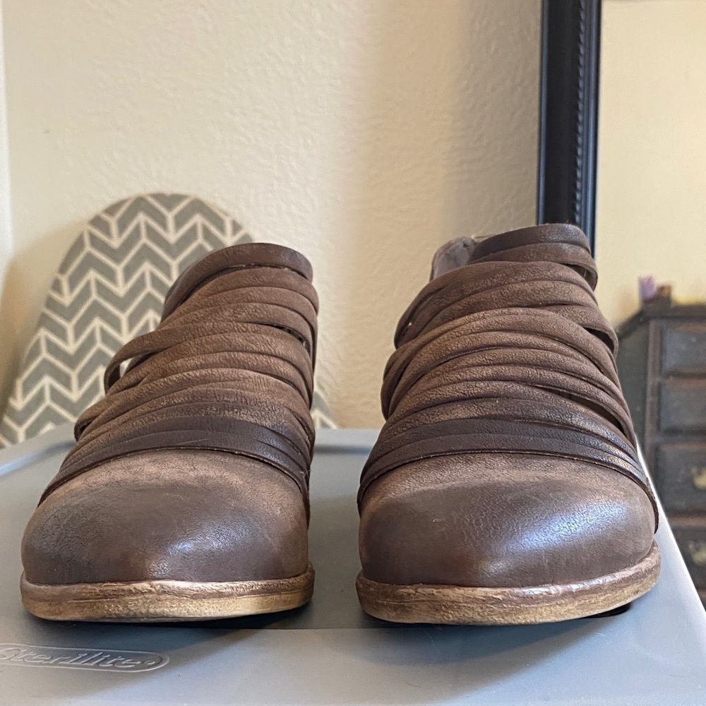 Free People Brown Leather Women’s Boots like new - Picture 3 of 14